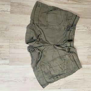 Nwot Maurices cargo shorts